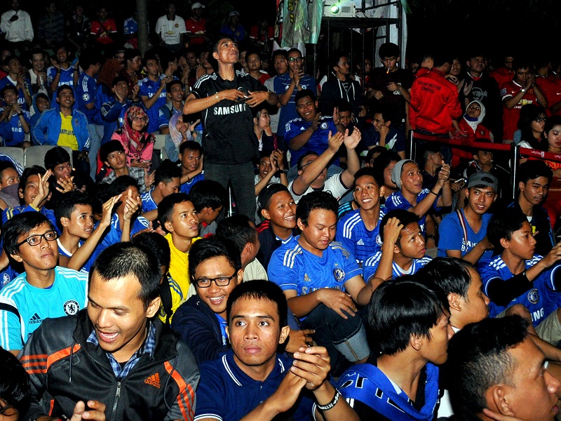 Peluang Bisnis Dari Keberadaan Fans Sepakbola Di Indonesia